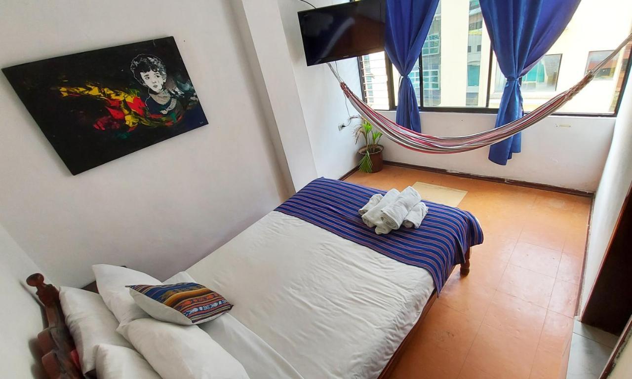 Erupcion Art Hotel & Hostel Banos  Exterior photo
